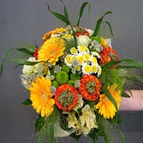 Slavnostní, gratulační vázaná kytice květinářství 4 sezóny Bystřice