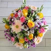 Slavnostní, gratulační vázaná kytice květinářství 4 sezóny Bystřice